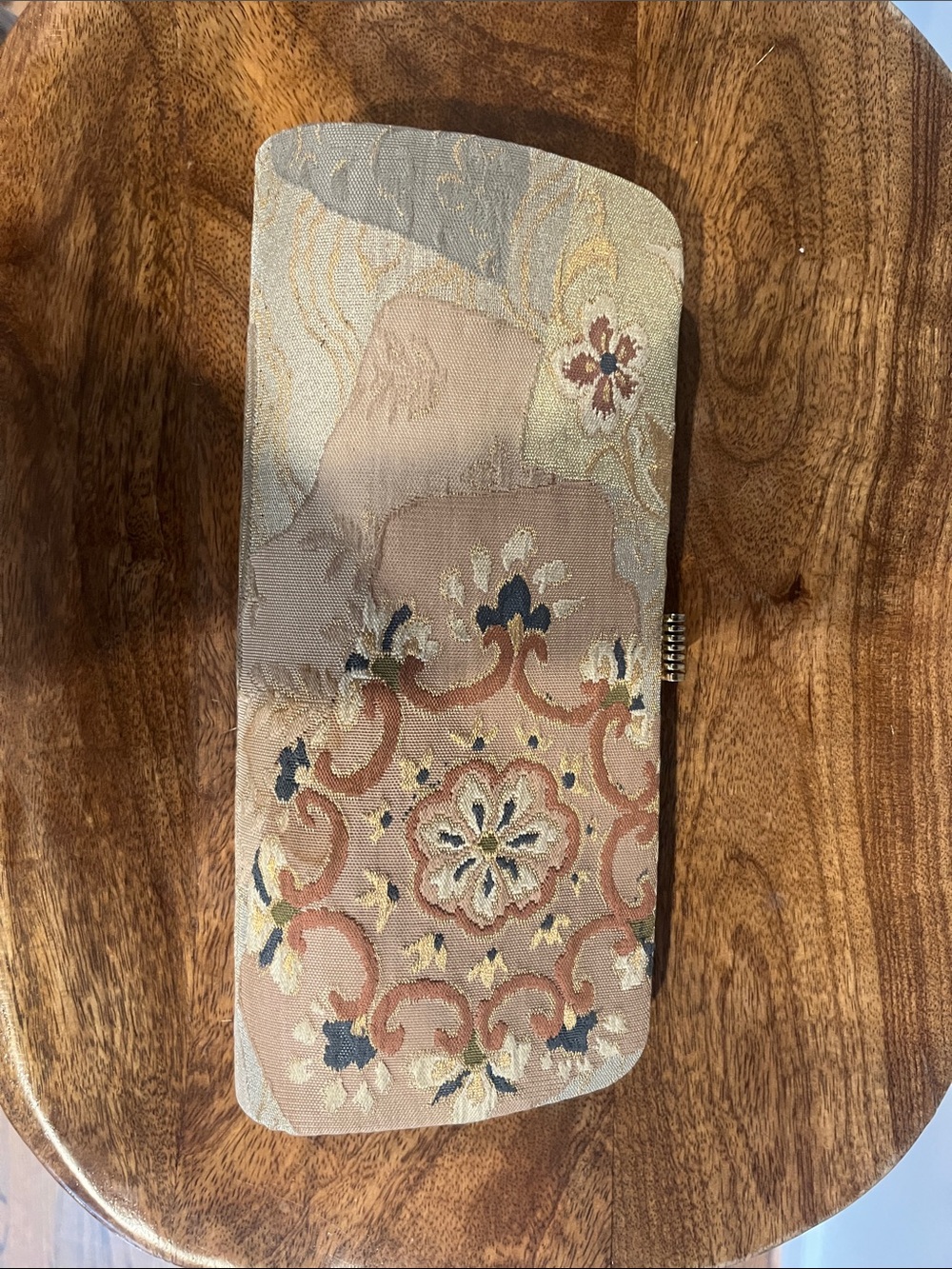 Embroidered Floral Tapestry Clutch — Beige & Gold Accents